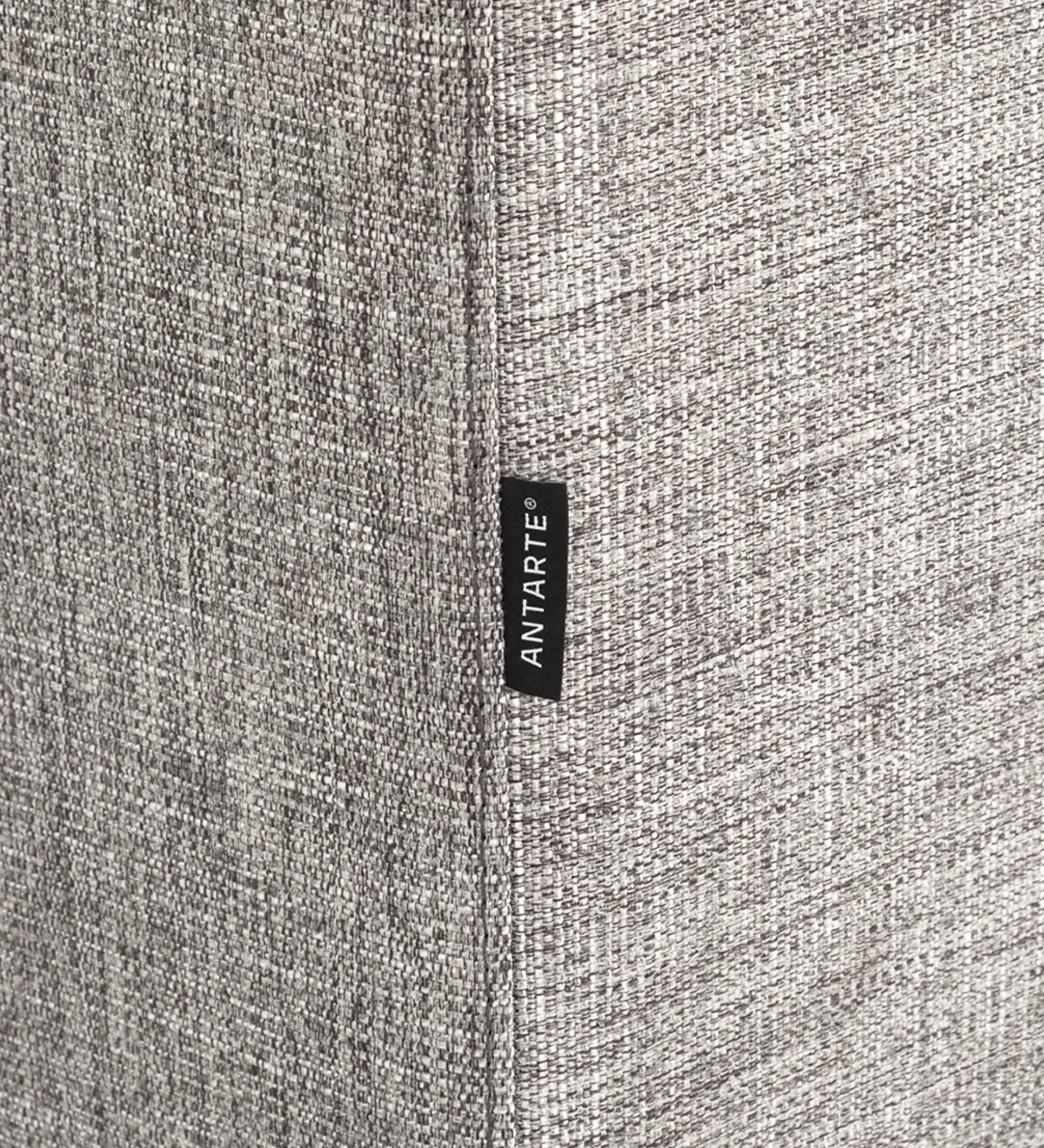 Sofá Geneve 3 plazas tapizado en tela gris, 224 cm.