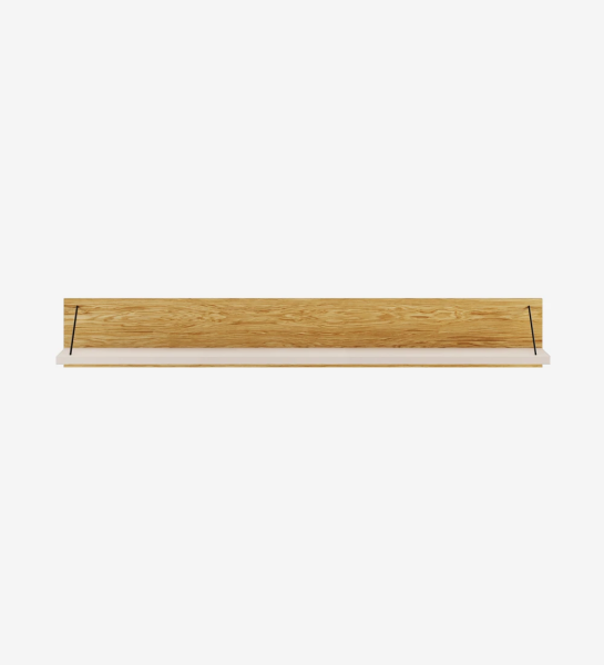 Shelf in pearl, with natural oak structure and black detail.