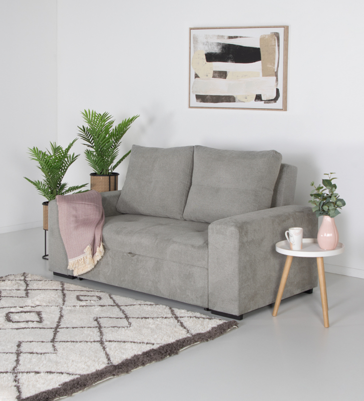 Sofá cama de 2 lugares com cama, estofado a tecido, com almofadas de encosto amovíveis.