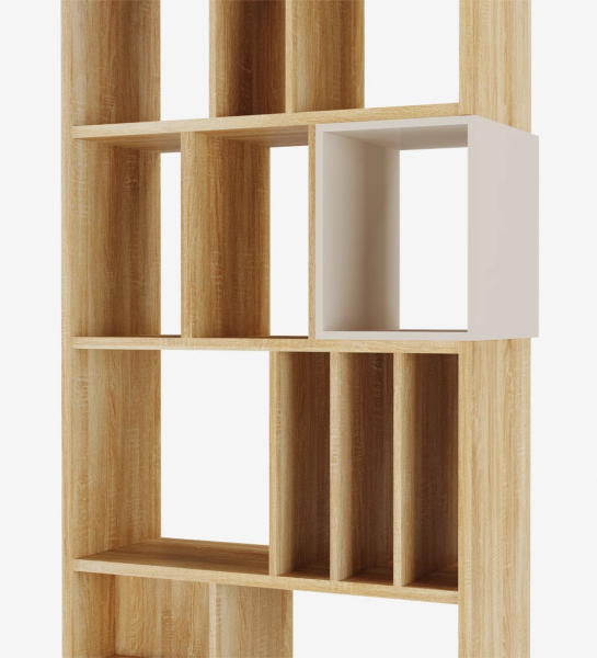 Vertical bookcase in natural color oak with a pearl lacquered module.