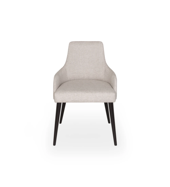 Chaise Oslo avec accoudoirs rembourré en tissu gris, pieds laqués marron foncé.