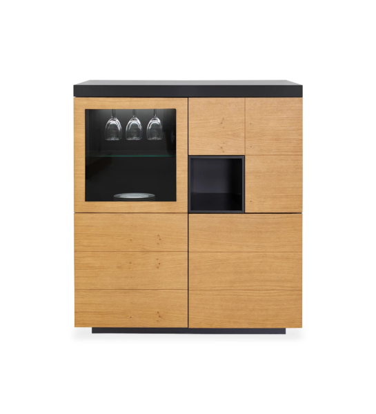 Vajillero de roble miel con 4 puertas, estructura y módulo lacados en negro. 