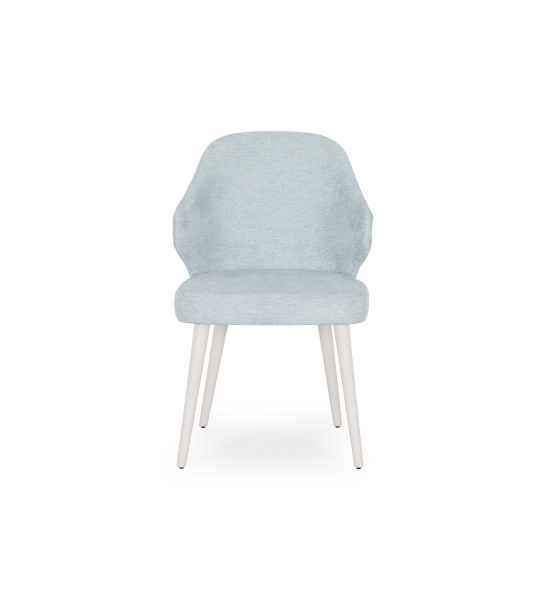 Chaise recouverte de tissu bleu, pieds laqués perle.