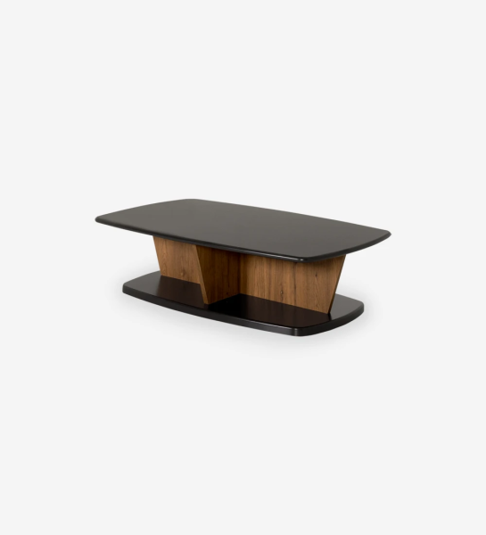 Table basse rectangulaire, avec plateau et pied laqués noir et structure en chêne vieilli