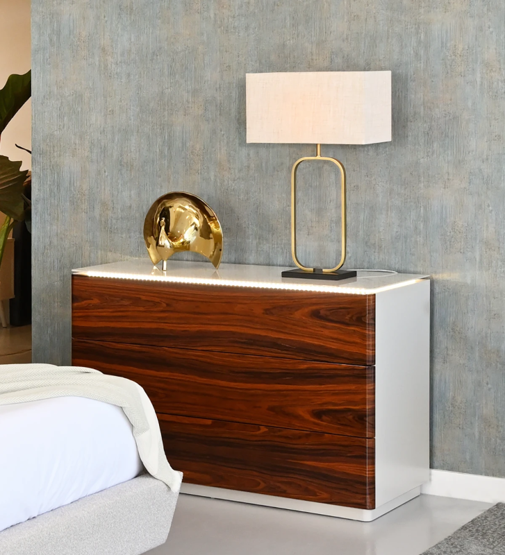 Dresser with 3 drawers with high brightness palissandro fronts, pearl lacquered top and structure